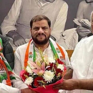 Kamaal Farooqui rejoins Congress with son Umar ahead of Maharashtra polls